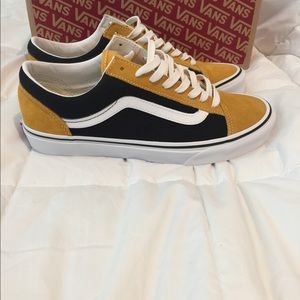 NWT Vans Vintage Suede. Style 36